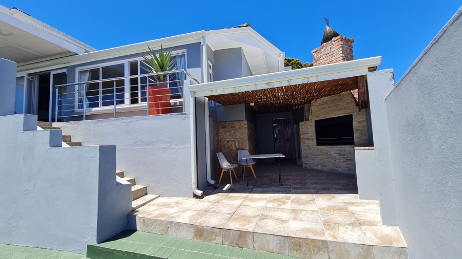 4 Bedroom Property for Sale in Linkside Western Cape